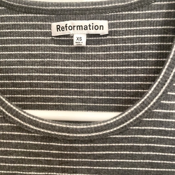 *LIKE NEW* Reformation Muscle Tee XS - Picture 4 of 4